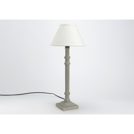 Lampe en bois gris vieilli base carré charme chic et abat-jour en lin blanc Amadeus