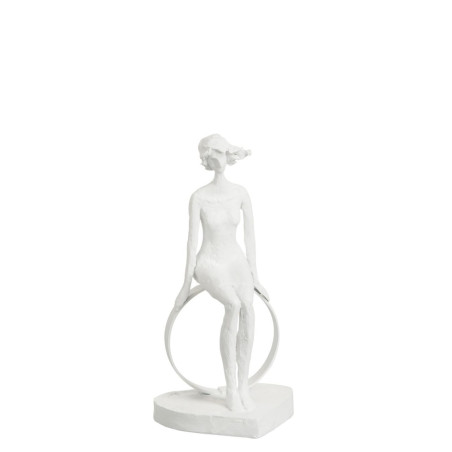 Statue femme assise blanche